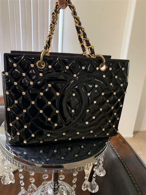 Chanel Vintage Shopper 